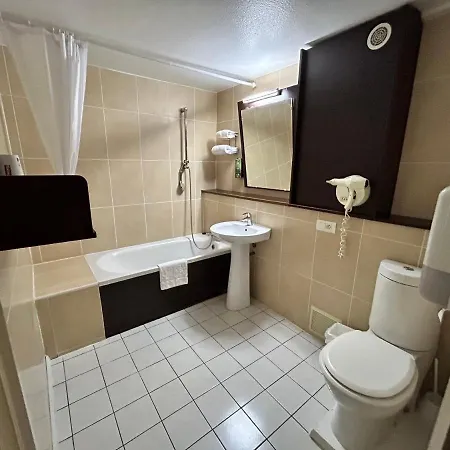 Hotel Design Le Havre Nord 2*