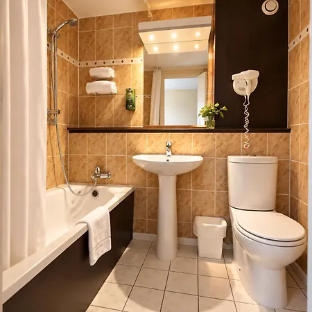 Design Le Havre Nord 2* Montivilliers